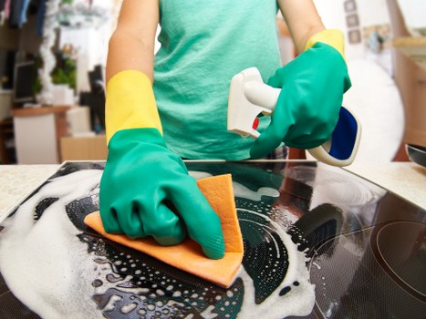 Deep carpet cleaning process for local Clapham properties